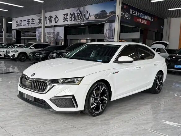 2022 Skoda Octavia IV (A8), белый, 2040007 рублей