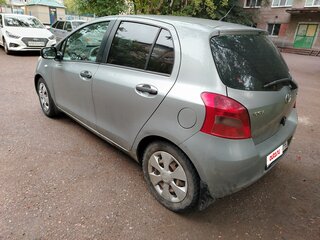 2007 Toyota Yaris II, серебристый, 380000 рублей, вид 4