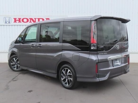 2022 Honda Stepwgn Spada V Рестайлинг, серый, 1900000 рублей - вид 6