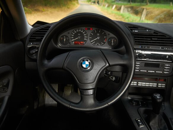 1996 BMW 3 серии 328i III (E36), серебристый, 1700000 рублей - вид 11