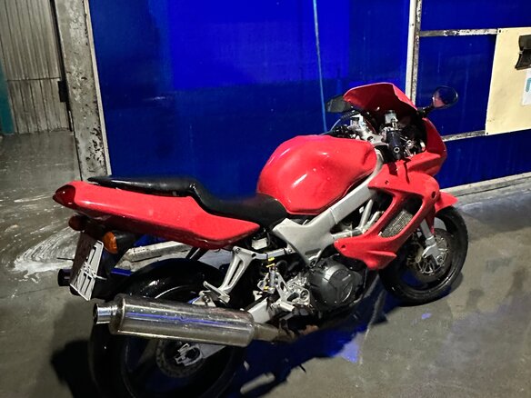 1998 Honda VTR 1000, красный, 275000 рублей - вид 1