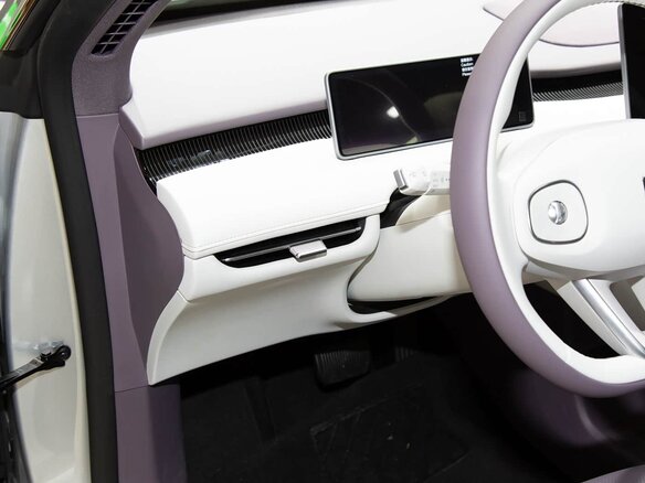 2026 Changan Qiyuan A06 28.39 kWh, серебристый, 2620000 рублей - вид 17