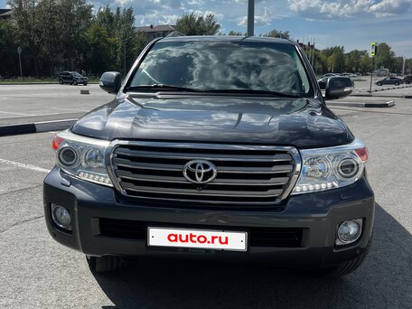 2013 Toyota Land Cruiser 200 Series Рестайлинг 1, серый, 3540000 рублей, вид 2