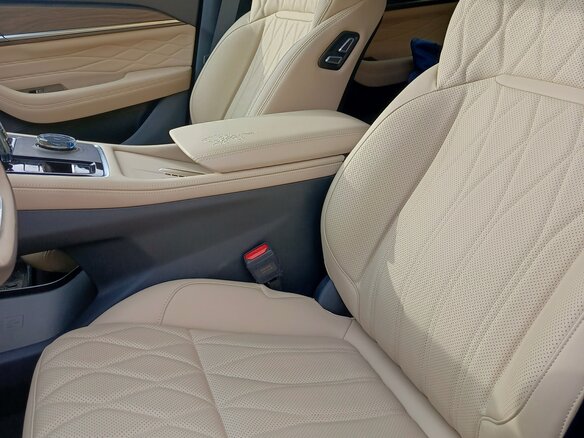 2025 Geely Monjaro (Xingyue L) I Рестайлинг (China Market), белый, 4250000 рублей - вид 12