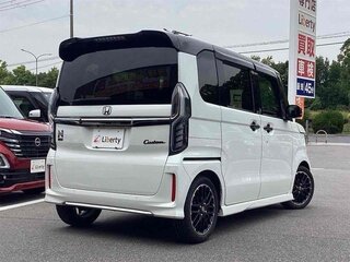 2022 Honda N-BOX II Рестайлинг, белый, 790000 рублей, вид 3