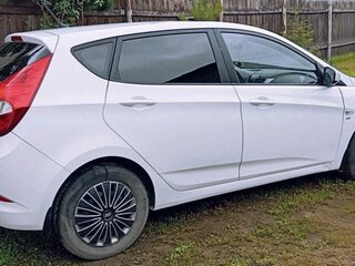 2015 Hyundai Solaris I Рестайлинг, белый, 870000 рублей, вид 2