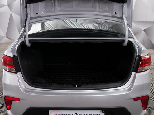 2018 Kia Rio IV, серебристый, 1144000 рублей - вид 18