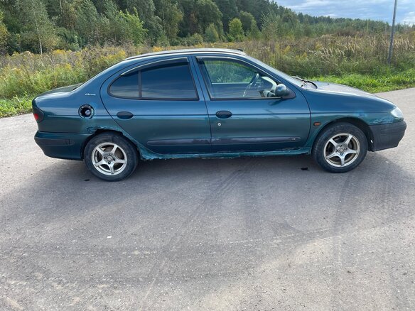 1997 Renault Megane I, зелёный, 45000 рублей - вид 2