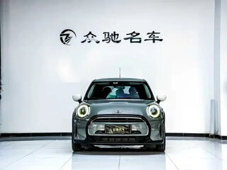 2022 Mini Hatch One III (F55/F56) Рестайлинг 2, серебристый, 2100000 рублей, вид 1