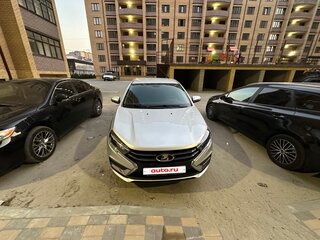 2024 Lada (ВАЗ) Vesta I Рестайлинг (NG), серебристый, 1300000 рублей, вид 1