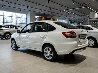2025 Lada (ВАЗ) Granta I Рестайлинг, белый, 1098000 рублей, вид 4