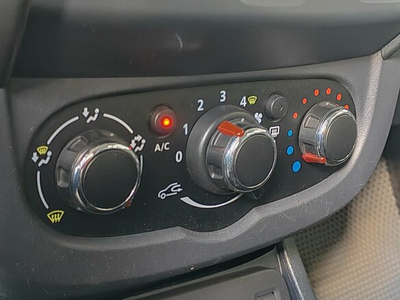 2015 Renault Duster I Рестайлинг, серый, 999000 рублей - вид 9