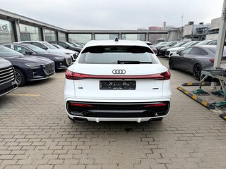 2026 Audi Q5 Sportback TFSI quattro S tronic II (GU), белый, 8695000 рублей, вид 5
