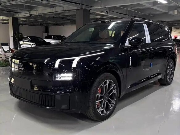 2026 Lynk & Co 900, чёрный