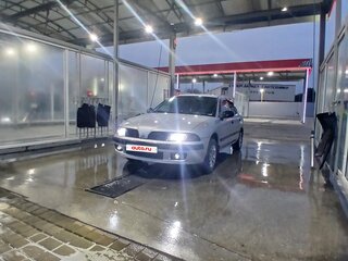 1999 Mitsubishi Carisma I, серый, 450000 рублей, вид 1