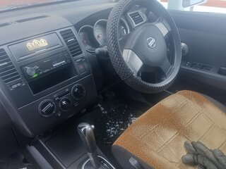 2009 Nissan Tiida Latio I, белый, 500000 рублей, вид 4