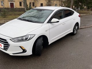 2017 Hyundai Elantra VI (AD), белый, 1100000 рублей, вид 2