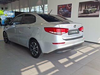 2015 Kia Rio III Рестайлинг, серый, 1050000 рублей, вид 4