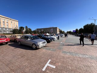 1999 Toyota Progres, серый, 750000 рублей, вид 4
