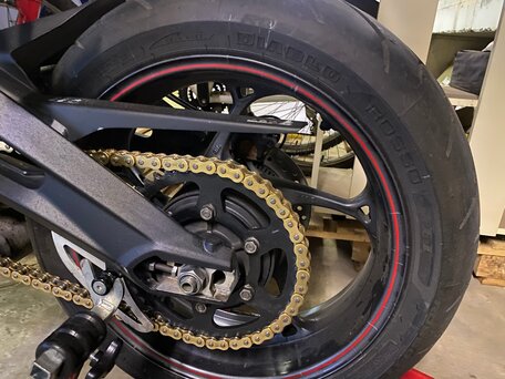 2019 Triumph Street Triple, чёрный, 795000 рублей, вид 2