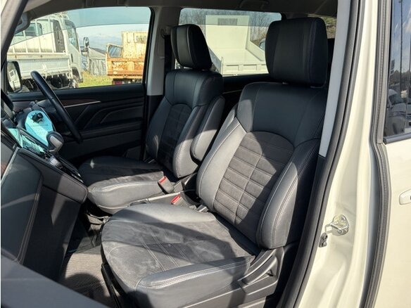 2023 Mitsubishi Delica D:5 I Рестайлинг, белый - вид 9
