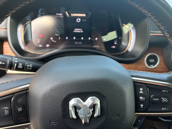 2023 Ram 1500 Quad Cab V, чёрный, 8000000 рублей - вид 9