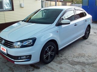 2016 Volkswagen Polo V Рестайлинг, белый, 1700000 рублей, вид 1