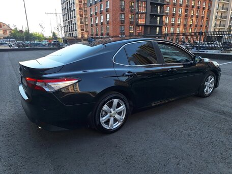 2018 Toyota Camry VIII (XV70), чёрный, 2160000 рублей, вид 5