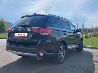 2017 Mitsubishi Outlander III Рестайлинг 2, чёрный, 2250000 рублей, вид 4