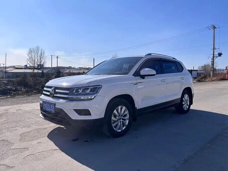 Volkswagen Tharu I