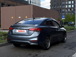 2018 Hyundai Solaris II, серый, 925000 рублей, вид 4