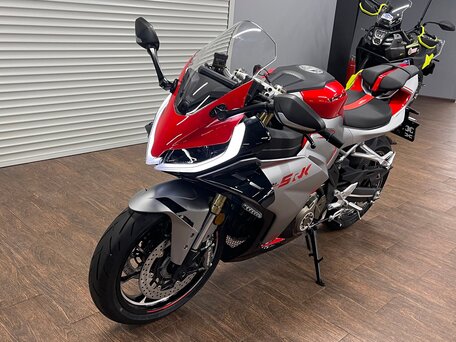 2026 QJMotor SRK 421 RR, красный, 629000 рублей, вид 2