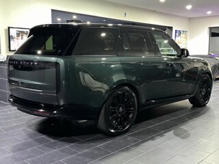 2026 Land Rover Range Rover P530 MHEV V, зелёный, 31400000 рублей, вид 5