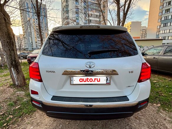 2011 Toyota Highlander II (XU40) Рестайлинг, белый, 2790000 рублей - вид 8