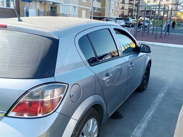 2010 Opel Astra H Рестайлинг, серебристый, 350000 рублей - вид 5