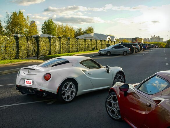 2014 Alfa Romeo 4C, красный, 10000000 рублей - вид 6