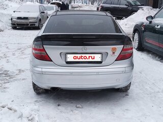 2007 Mercedes-Benz C-Класс 230 II (W203) Рестайлинг, серебристый, 900000 рублей, вид 4