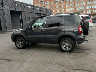 2017 Chevrolet Niva I Рестайлинг, коричневый, 780000 рублей, вид 4