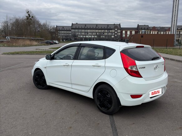 2011 Hyundai Solaris I, белый, 650000 рублей - вид 9