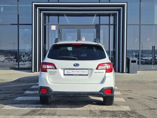 2016 Subaru Outback V, белый, 1635000 рублей, вид 5