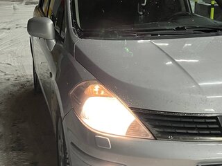 2007 Nissan Tiida I, серебристый, 800000 рублей, вид 3