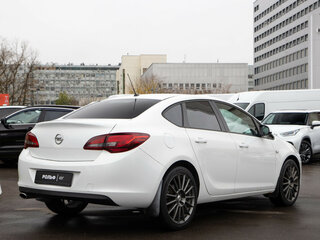 2013 Opel Astra J Рестайлинг, белый, 598000 рублей, вид 4