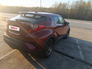 2017 Toyota C-HR I, красный, 1990000 рублей, вид 3