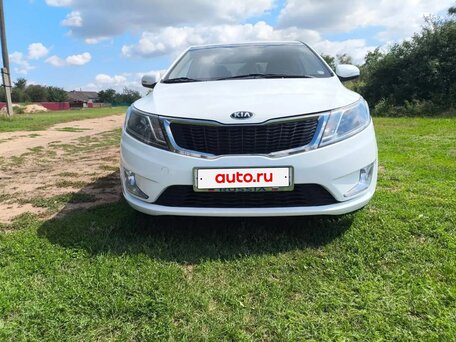 2013 Kia Rio 5-speed III, белый, 950000 рублей, вид 1