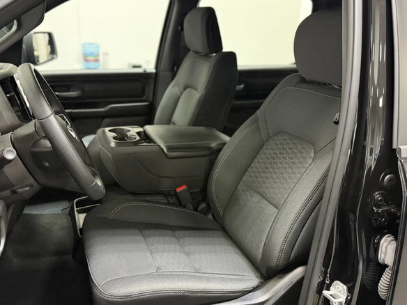 2025 Ram 1500 Crew Cab V Рестайлинг, чёрный - вид 12