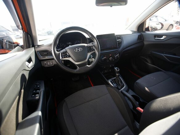 2021 Hyundai Solaris II Рестайлинг, оранжевый, 1245000 рублей - вид 7