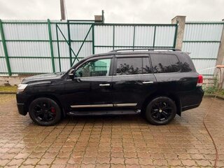 2016 Toyota Land Cruiser 200 Series Рестайлинг 2, чёрный, 5800000 рублей, вид 4