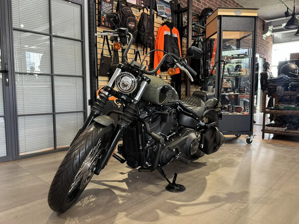 2021 Harley-Davidson Street Bob, зелёный, 1995000 рублей