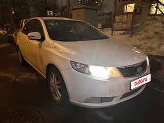 2012 Kia Cerato 6-speed II, белый, 800000 рублей, вид 3