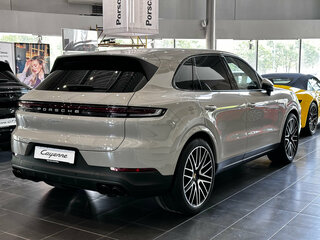 2023 Porsche Cayenne III Рестайлинг, серый, 15850000 рублей, вид 2